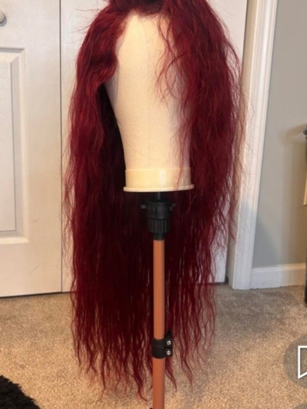 Deep Burgundy Long Wavy Women's Wig - Stylish Red Hairpiece
